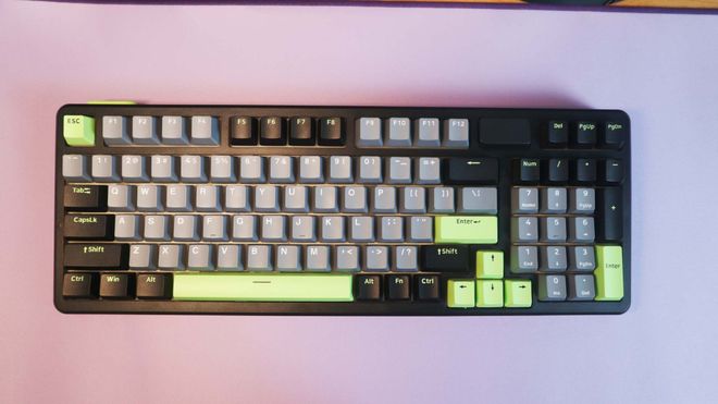 机械键盘测评：客制化与性价比的完美平衡新葡京雷柏V700DIY-98黑灰绿(图2)