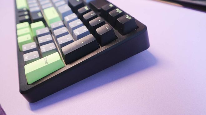 机械键盘测评：客制化与性价比的完美平衡新葡京雷柏V700DIY-98黑灰绿(图9)